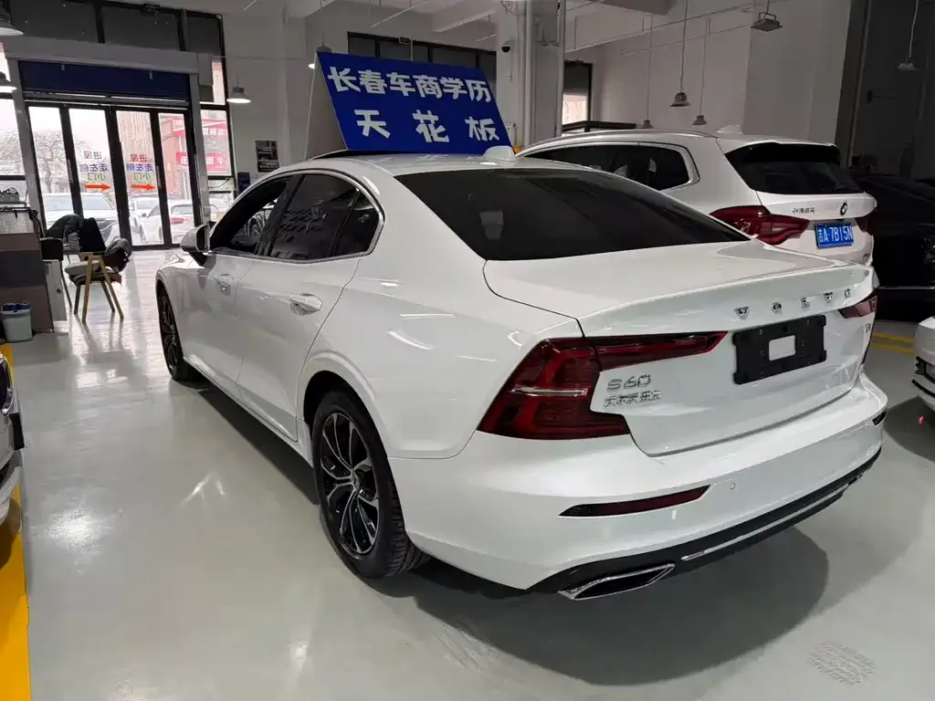 Volvo S60 2021 из CN, фото 5