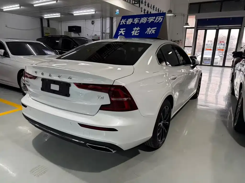 Volvo S60 2021 из CN, фото 6