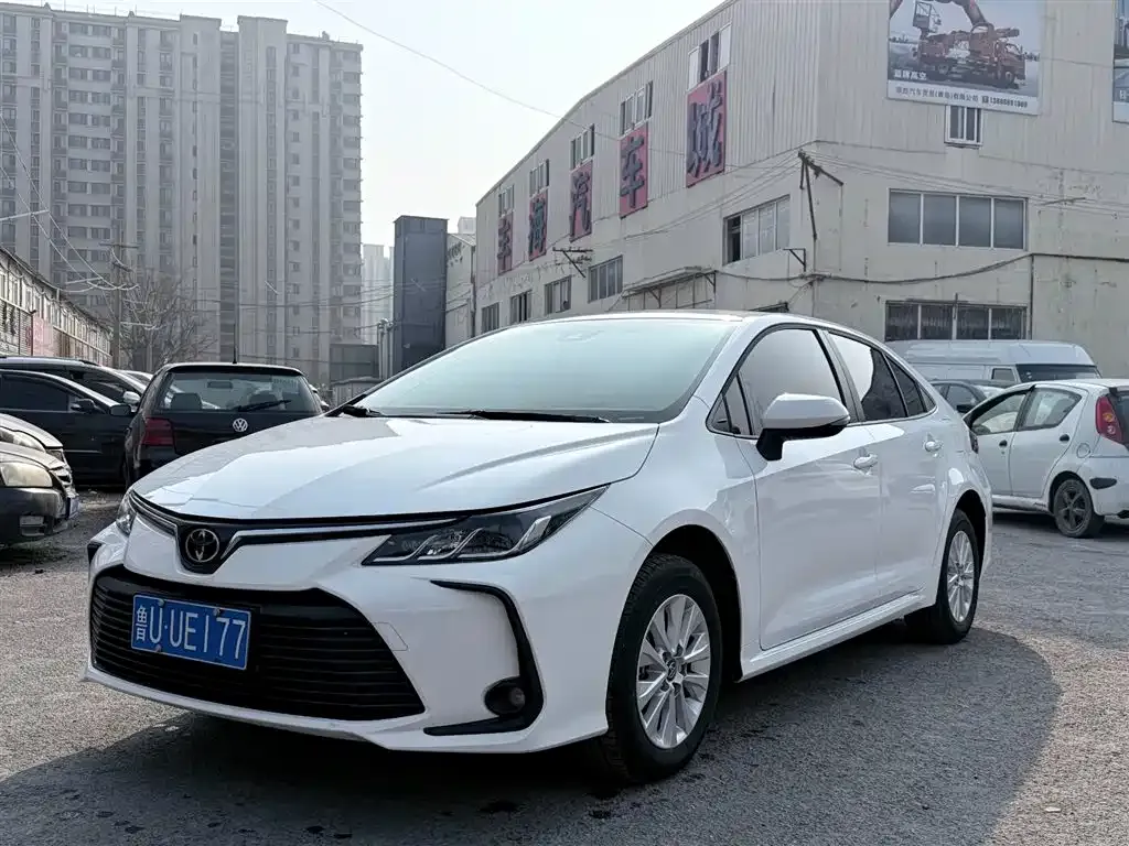 Toyota Corolla — фото 1