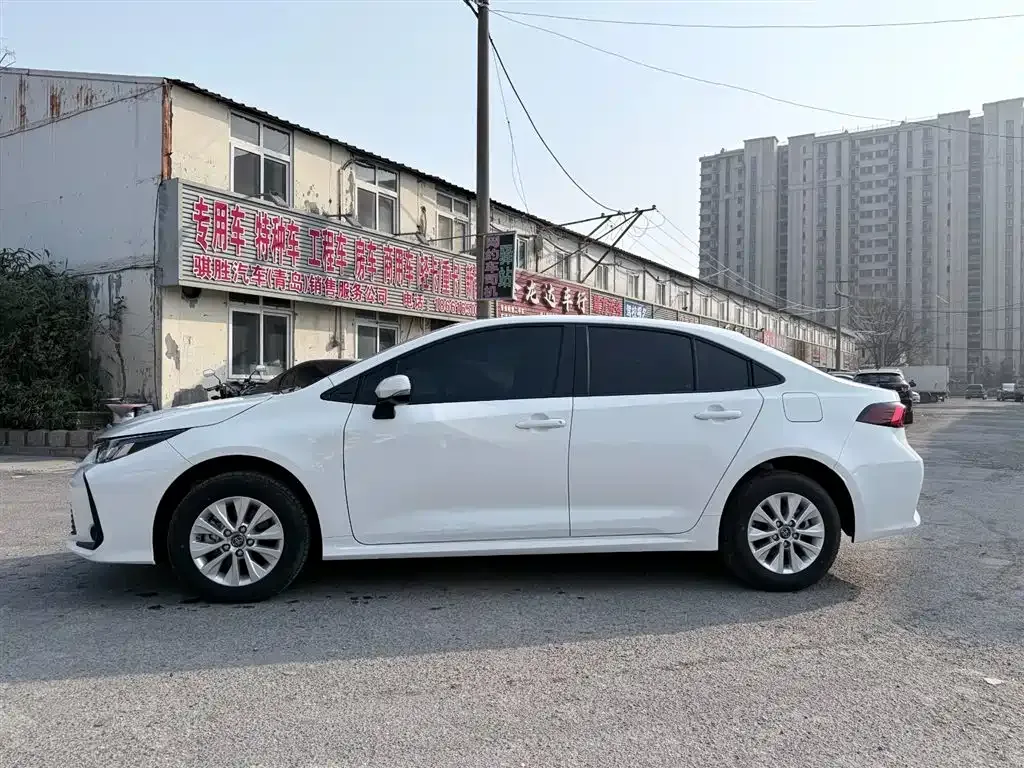 Toyota Corolla — фото 5