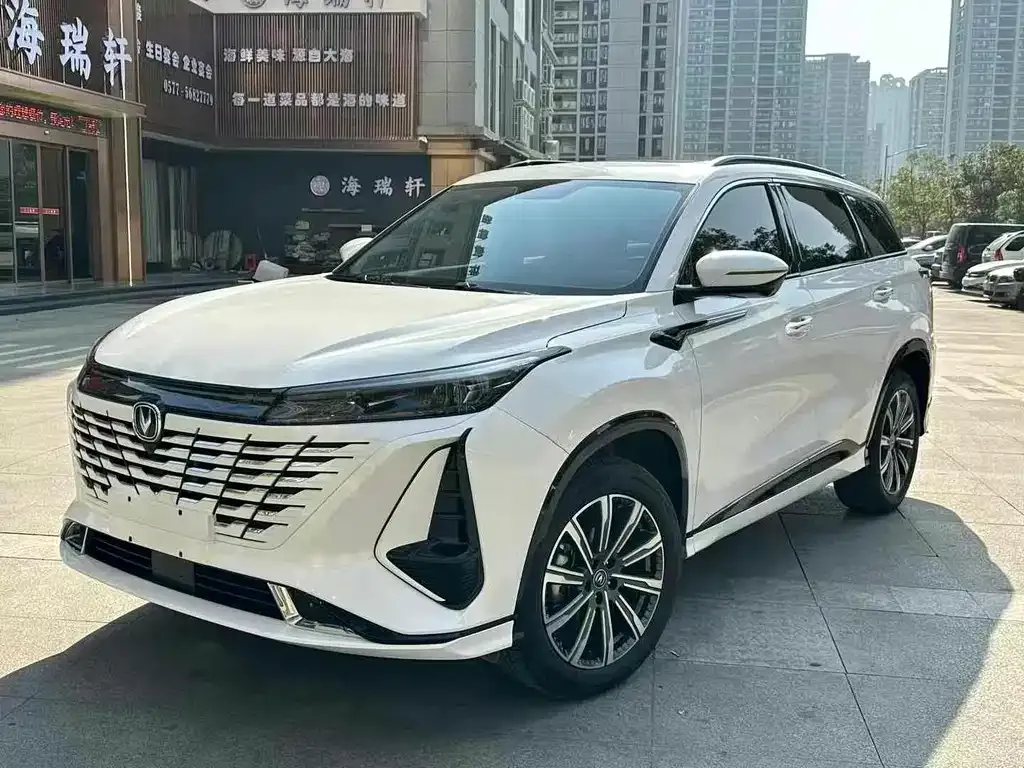 Changan CS75PLUS — фото 1