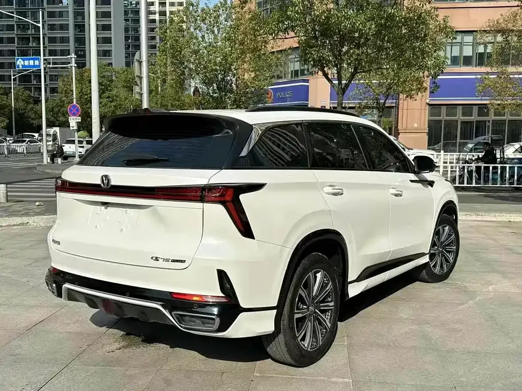Changan CS75PLUS — фото 4