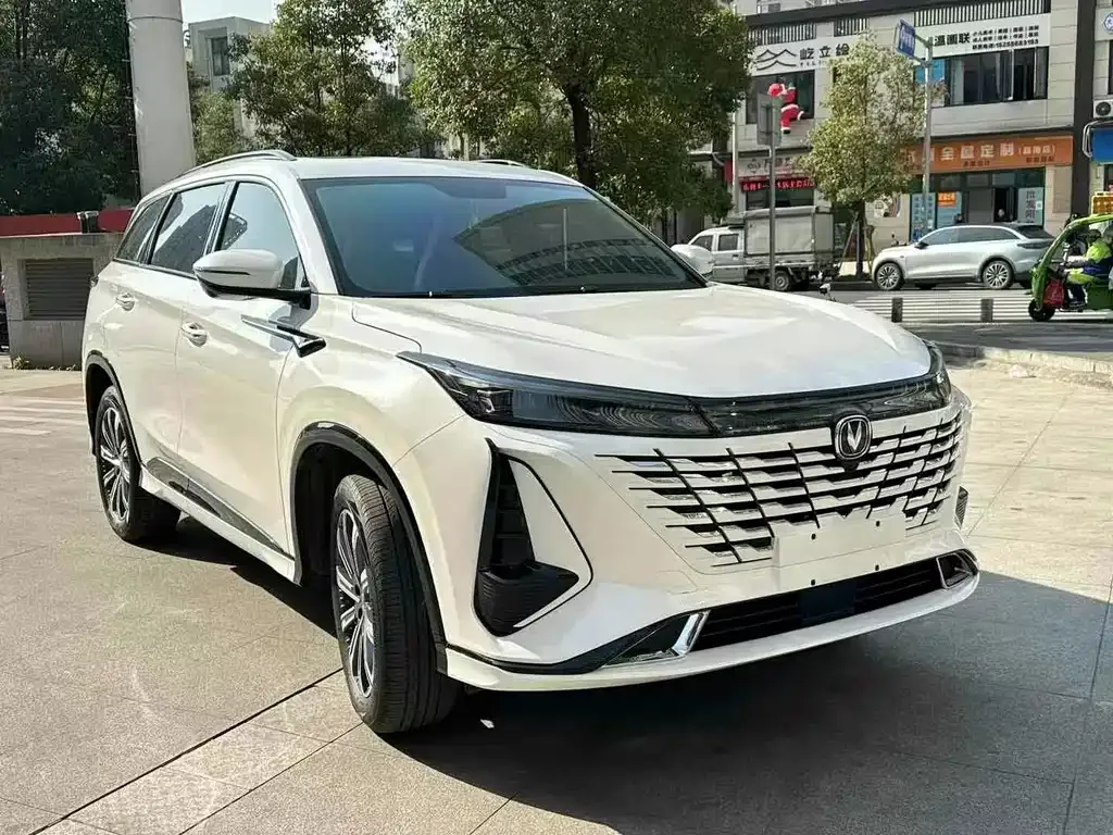 Changan CS75PLUS — фото 8