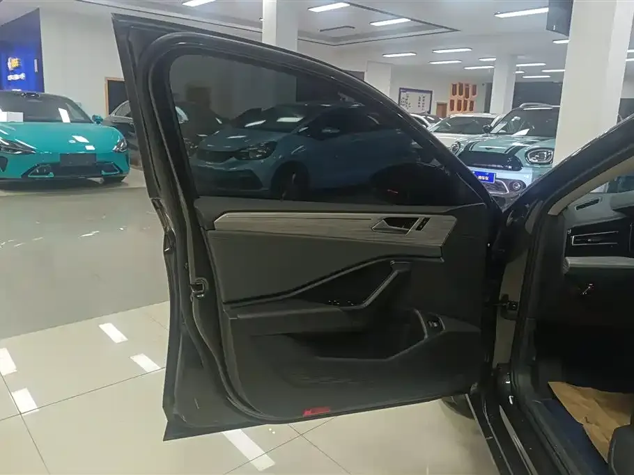 Volkswagen Sagitar 2024 из CN, фото 8