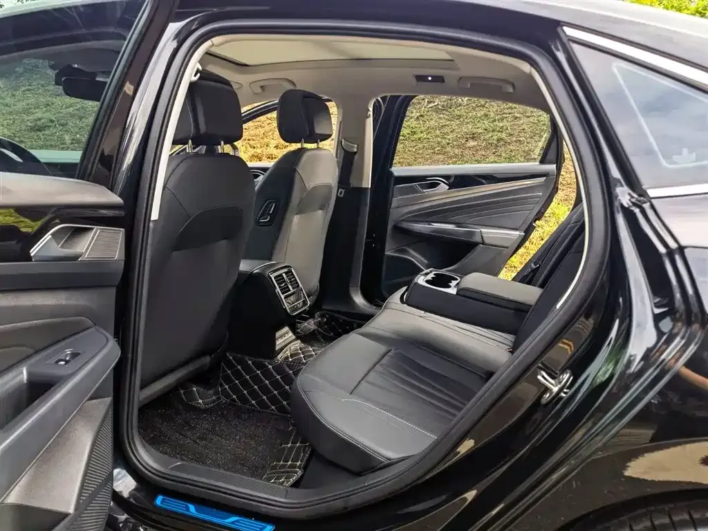 Volkswagen Passat — фото 7