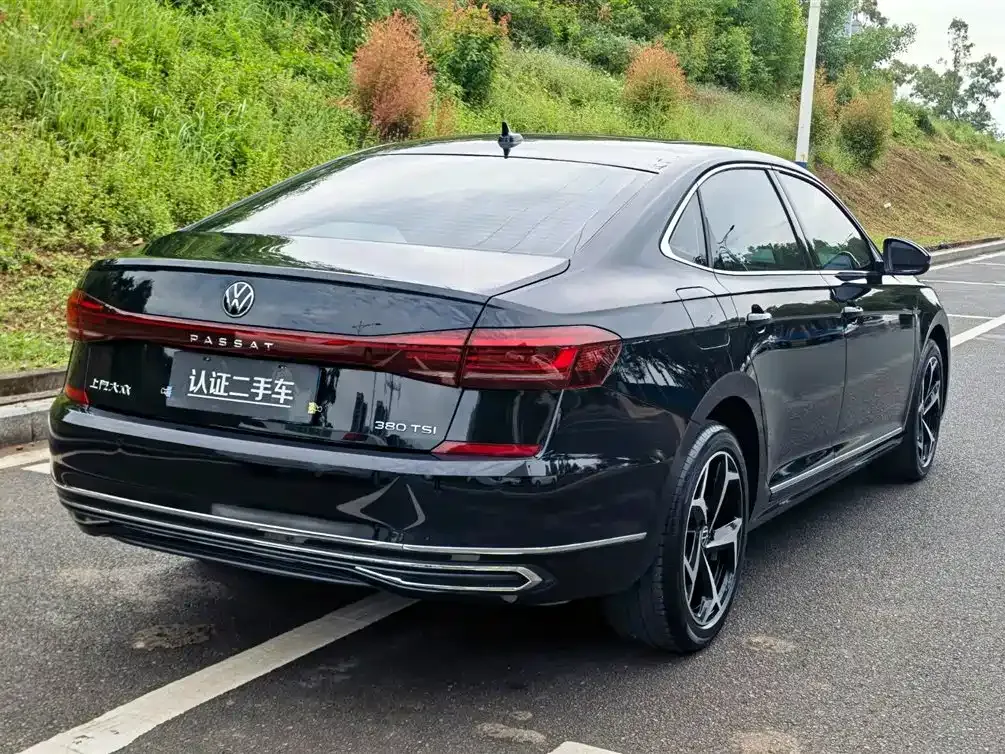 Volkswagen Passat — фото 10