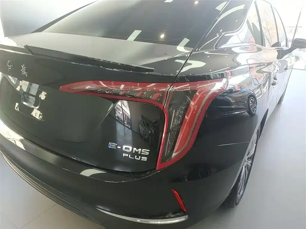 Hongqi E-QM5 — фото 4