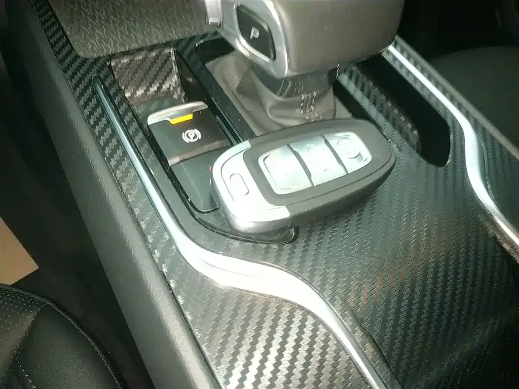 Hongqi E-QM5 — фото 2