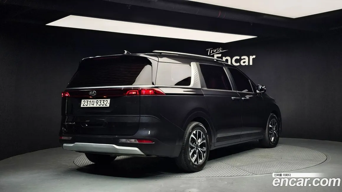 Kia Carnival — фото 4