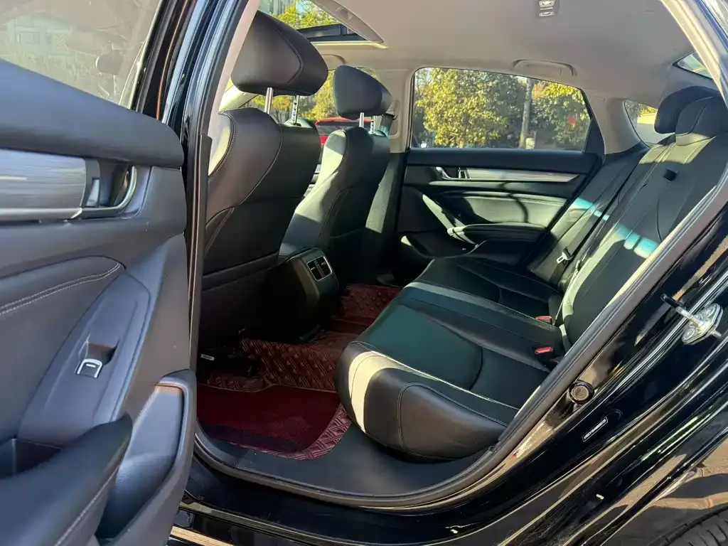 Honda Accord — фото 5