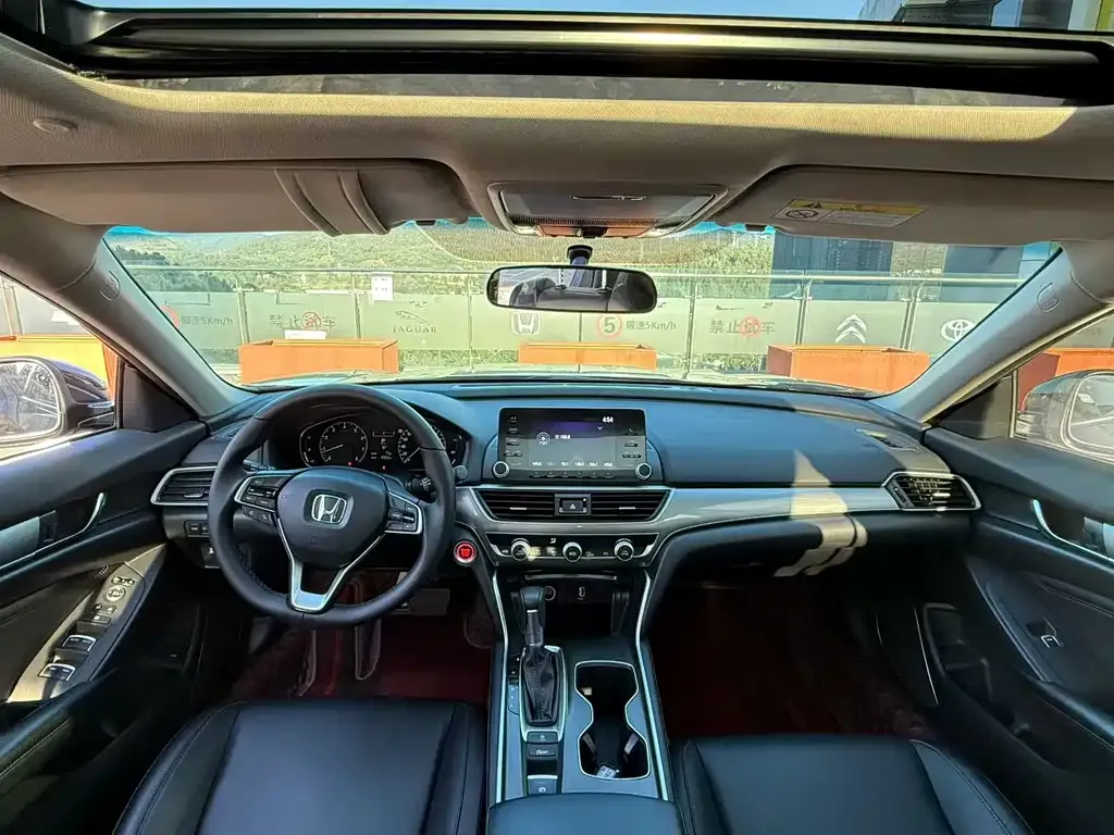 Honda Accord — фото 6