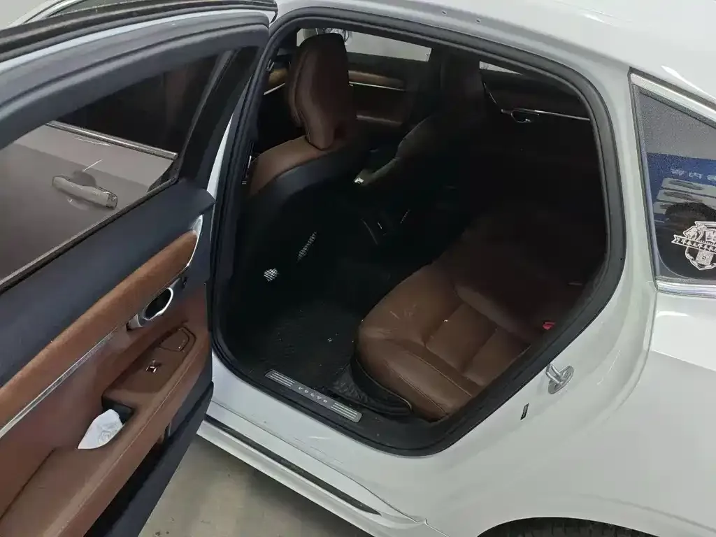 Volvo S90 2023 из CN, фото 5