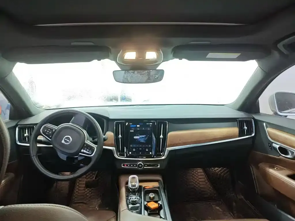 Volvo S90 2023 из CN, фото 2