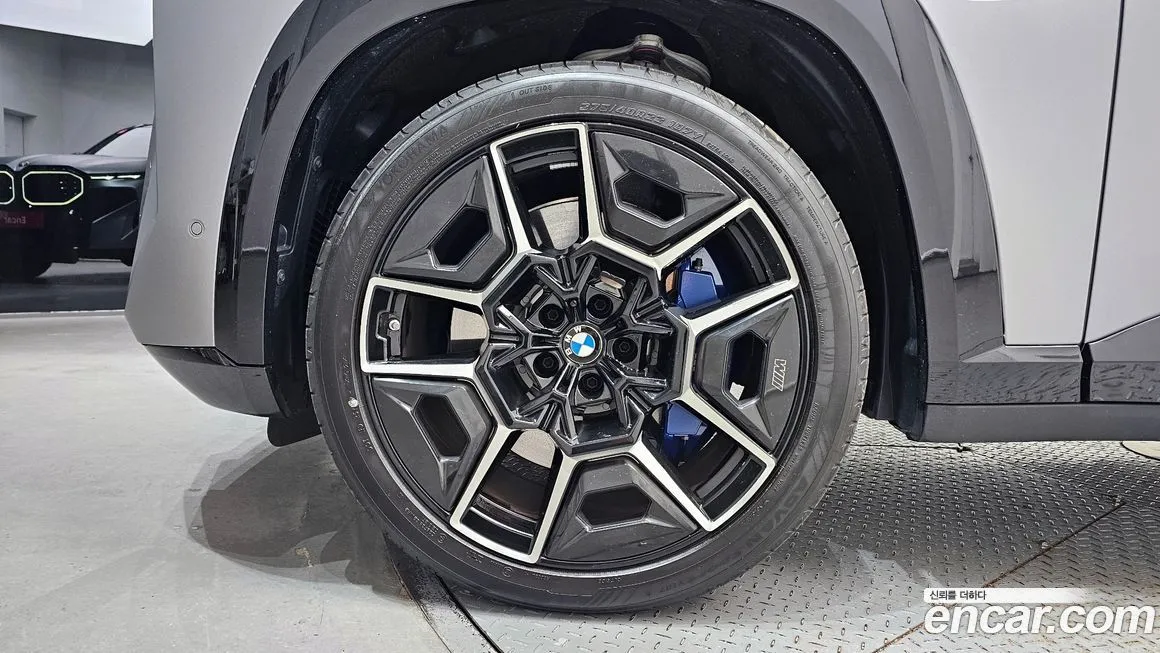 BMW XM — фото 10