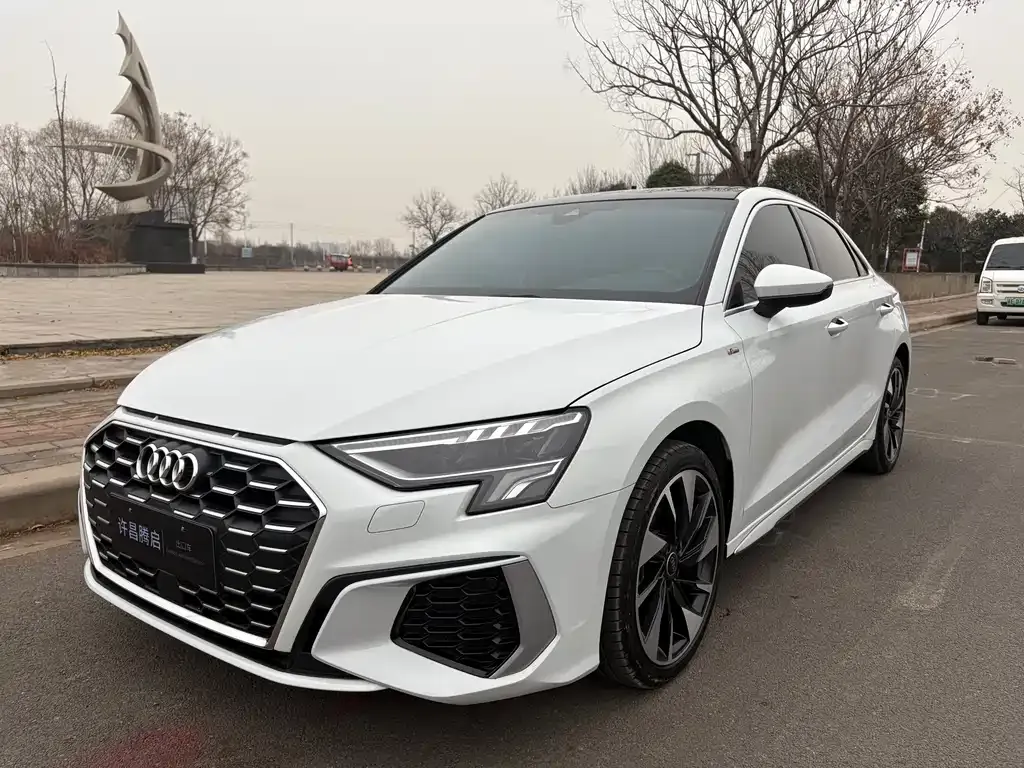 Audi A3 — фото 1