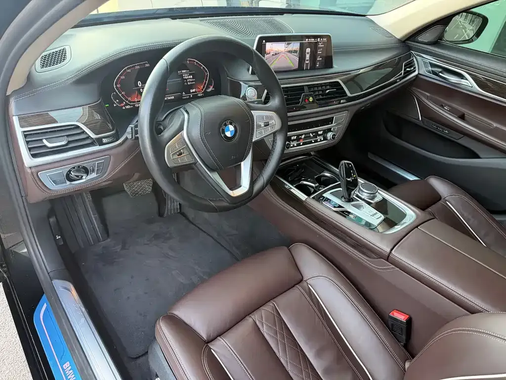 BMW 7 Series — фото 3