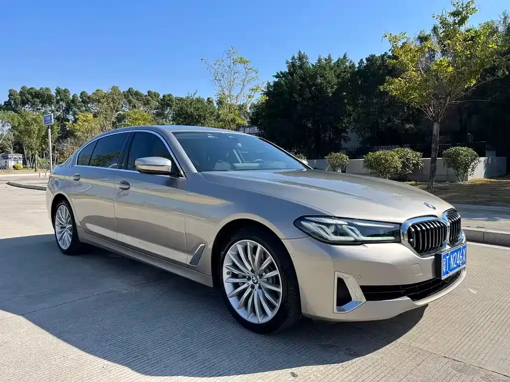 BMW 5 Series — фото 6