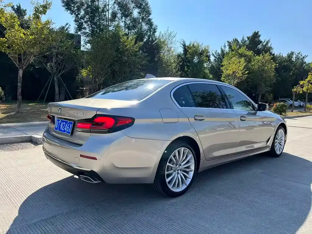 BMW 5 Series — фото 4
