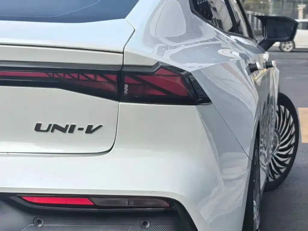 Changan UNI-V 2022 из CN, фото 2