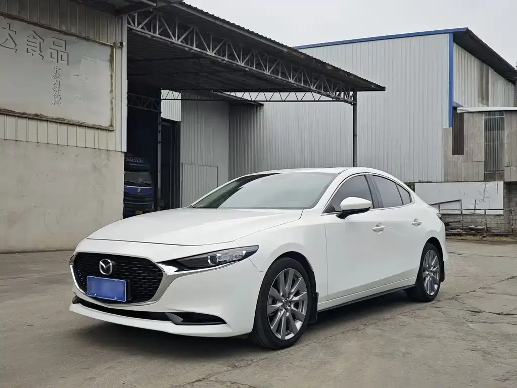 Mazda 3 Axela — фото 1