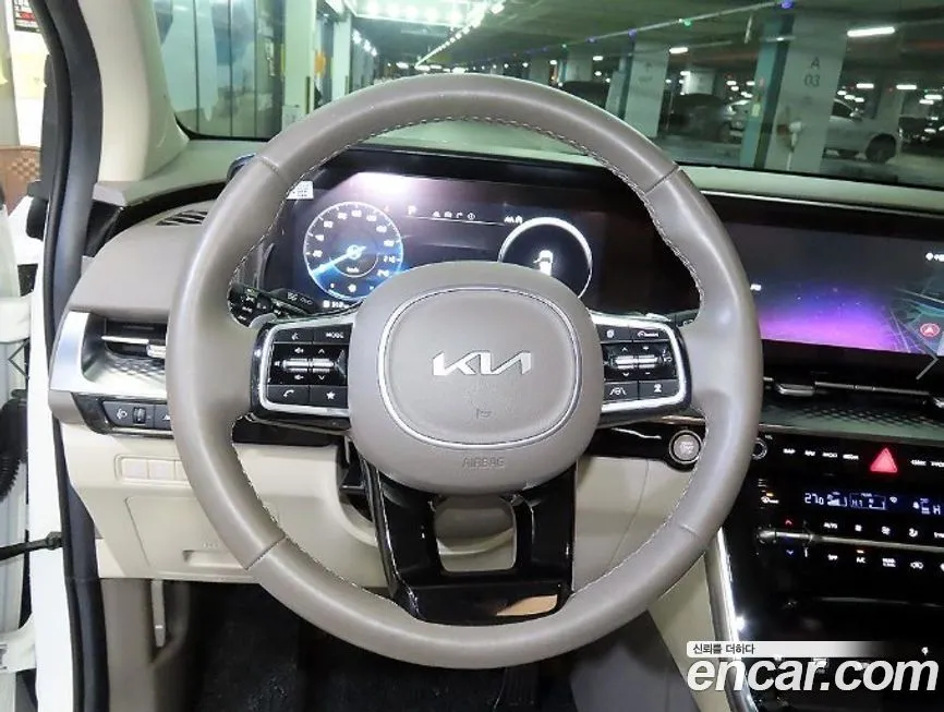Kia Carnival — фото 8