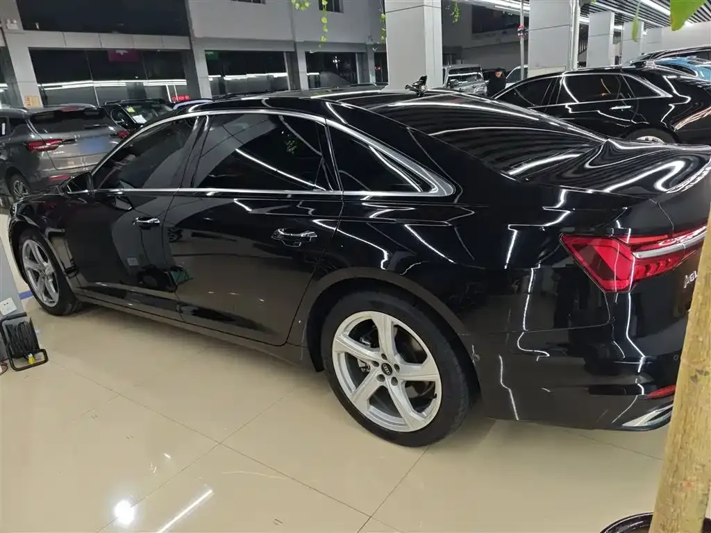 Audi A6L 2023 из CN, фото 10