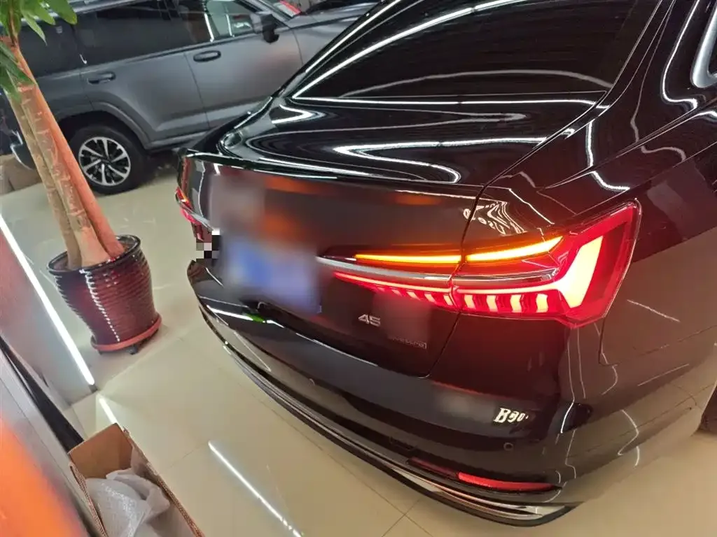 Audi A6L 2023 из CN, фото 3