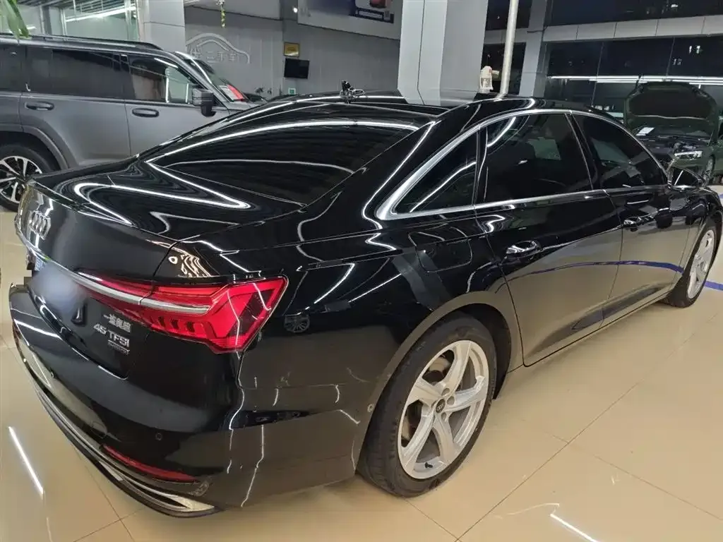Audi A6L 2023 из CN, фото 9