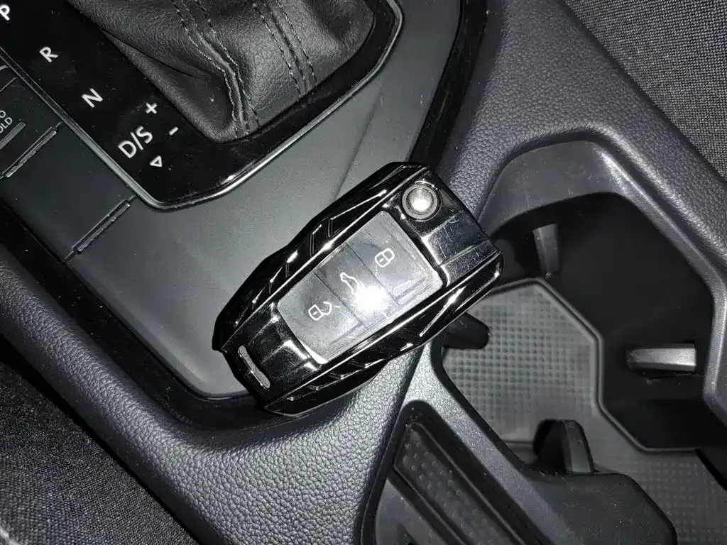 Volkswagen Tiguan L 2023 из CN, фото 10