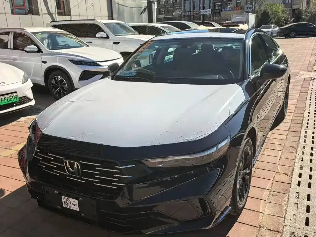 Honda Accord — фото 1