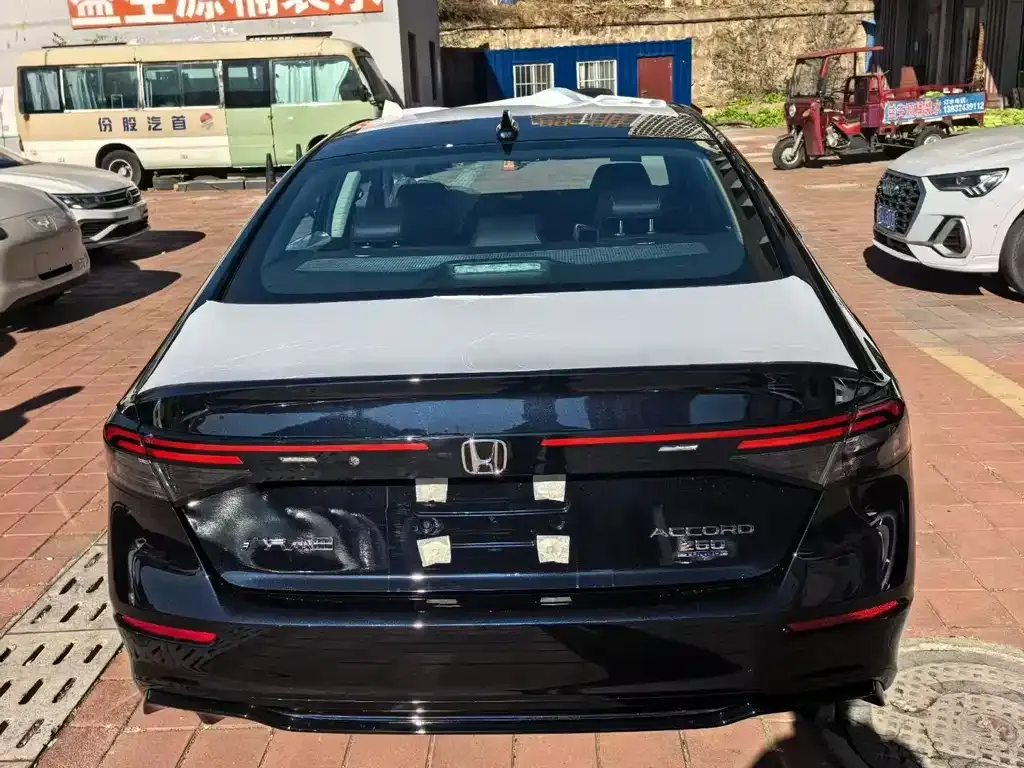 Honda Accord — фото 4