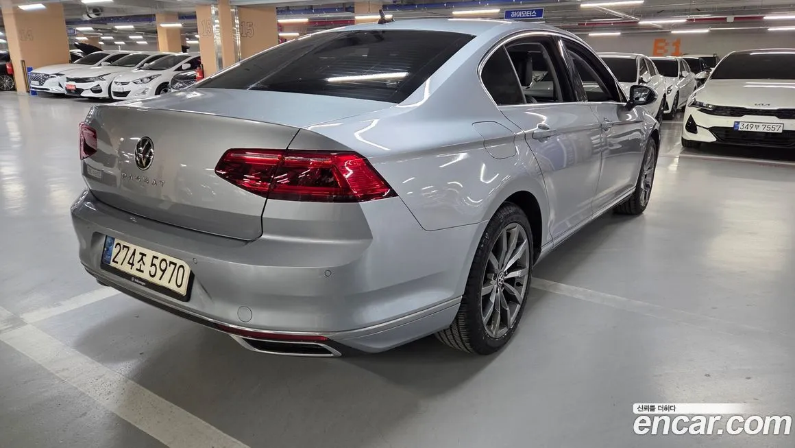 Volkswagen Passat — фото 8