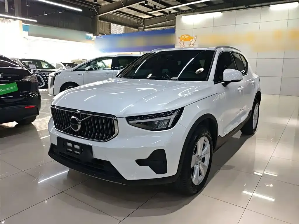 Volvo XC40 — фото 2
