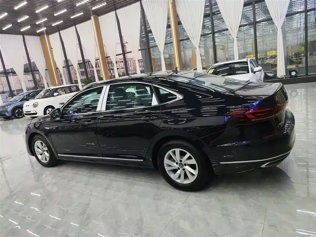 Volkswagen Passat New Energy — фото 9