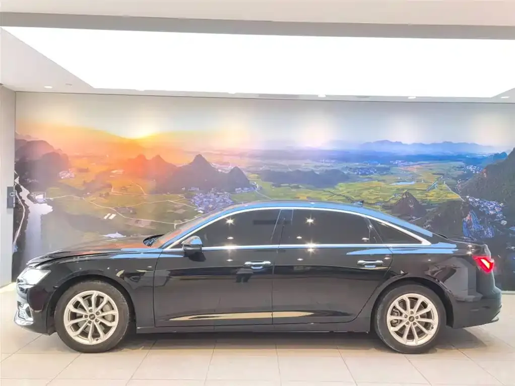 Audi A6L 2023 из CN, фото 2