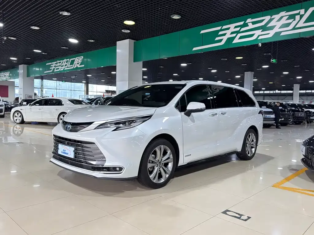 Toyota Sienna 2024 из CN, фото 1