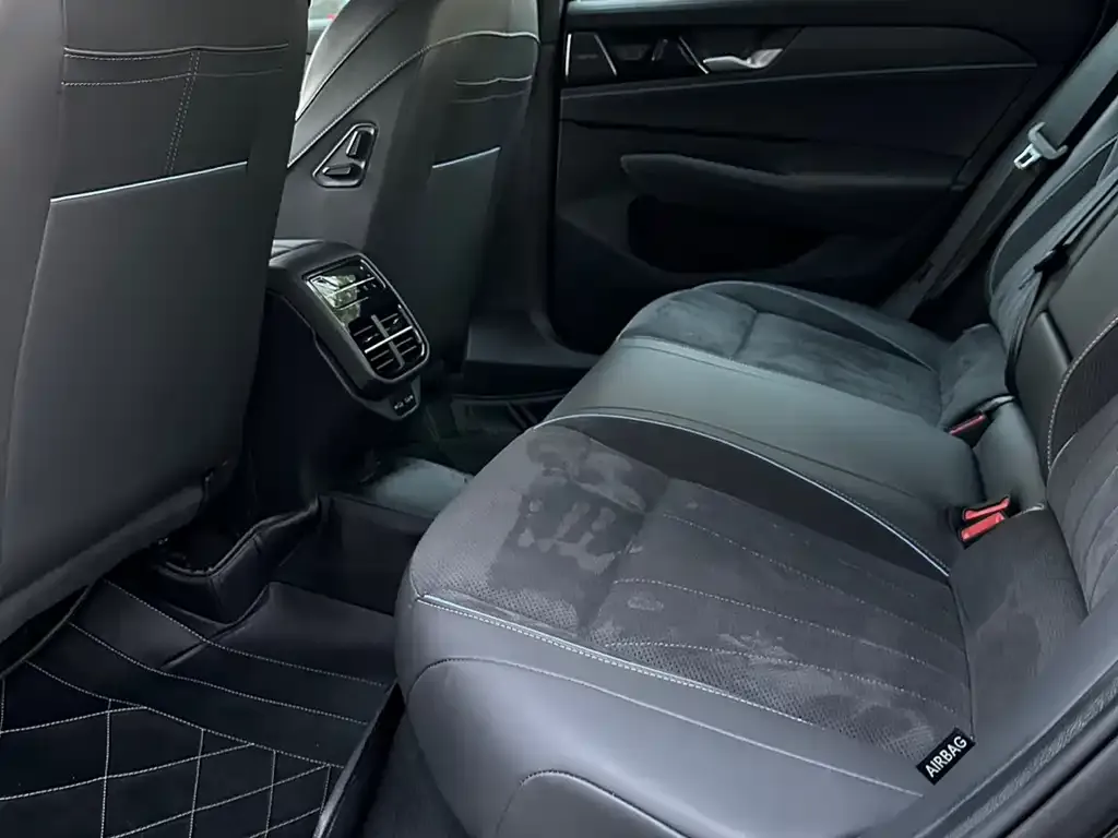 Volkswagen Passat 2025 из CN, фото 2