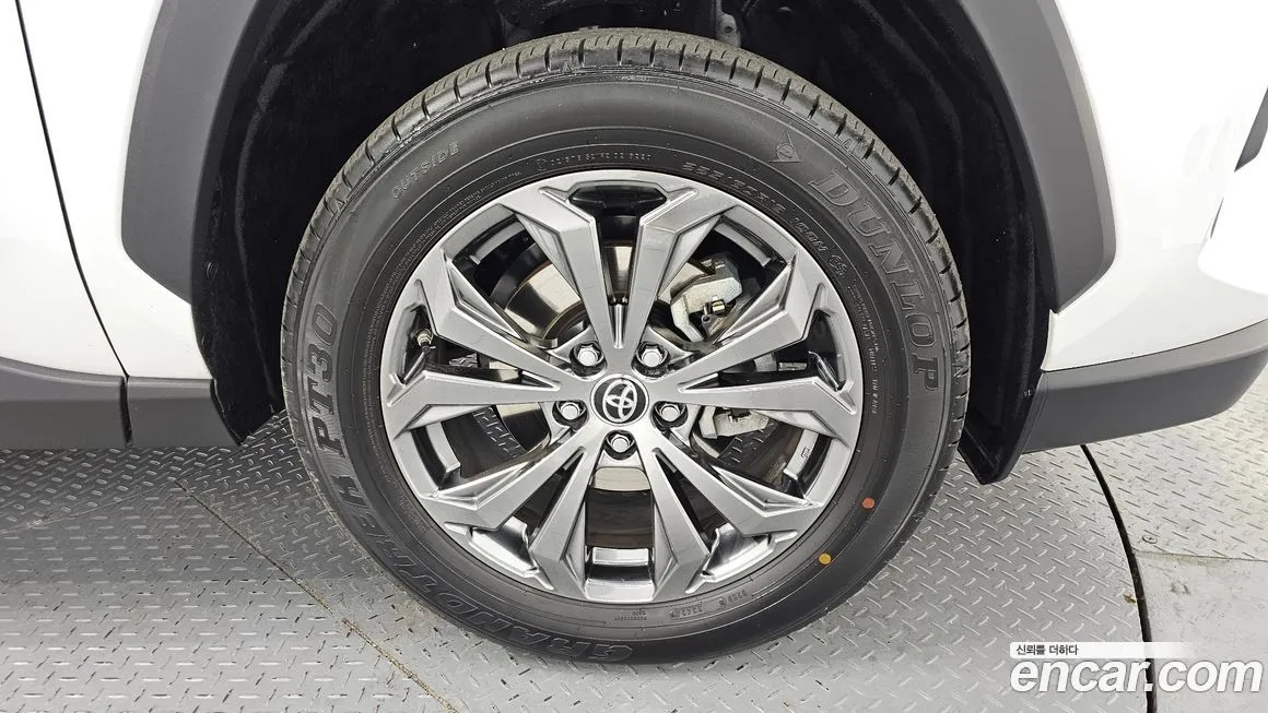 Toyota RAV4 2024 из KR, фото 5