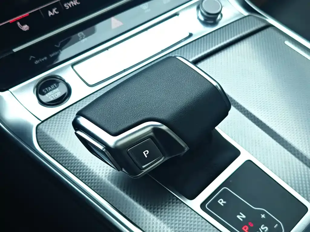 Audi A6L 2025 из CN, фото 6