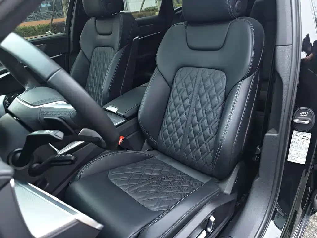 Audi A6L 2025 из CN, фото 7