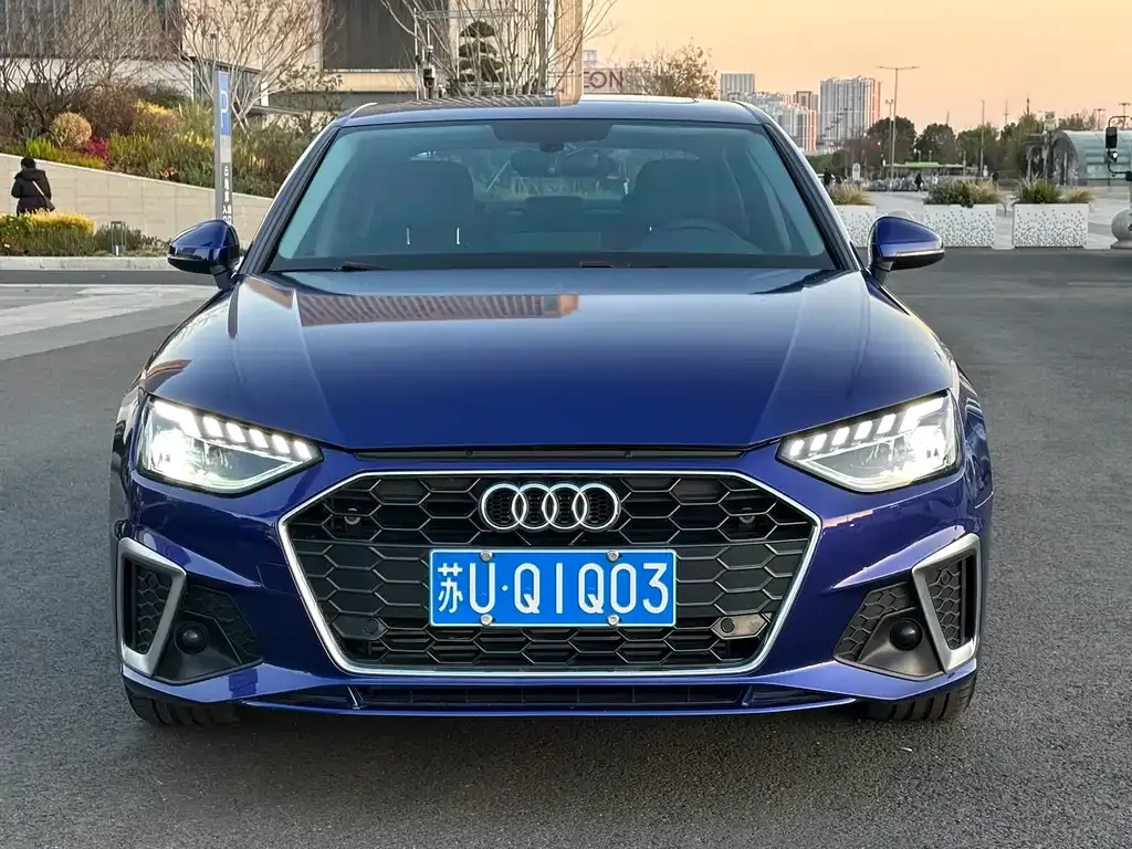 Audi A4L 2021 из CN, фото 2