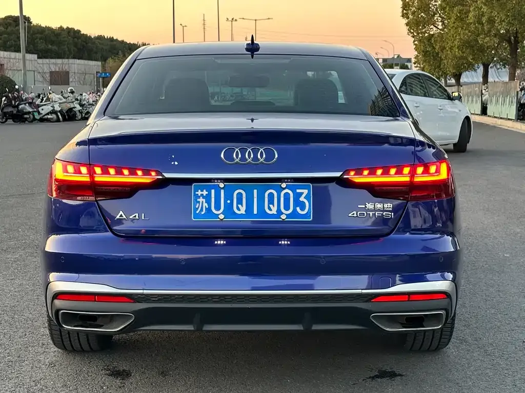 Audi A4L 2021 из CN, фото 4