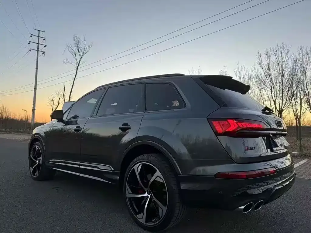 Audi SQ7 2025 из CN, фото 8