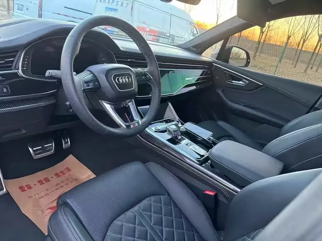 Audi SQ7 2025 из CN, фото 7
