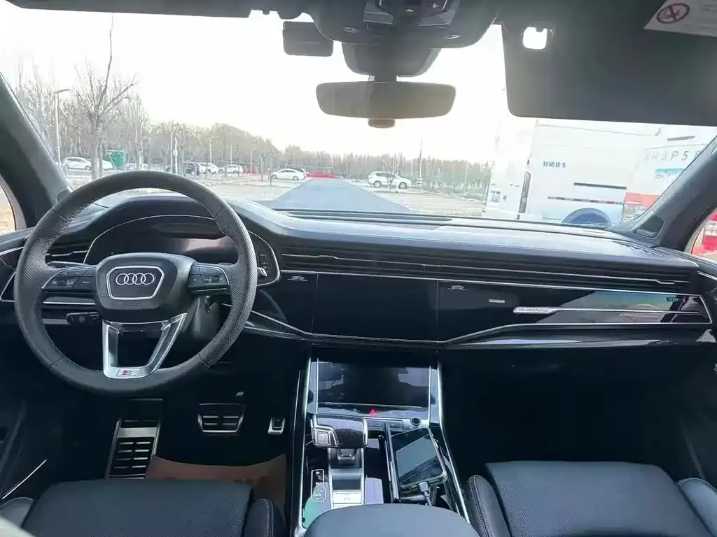 Audi SQ7 2025 из CN, фото 5