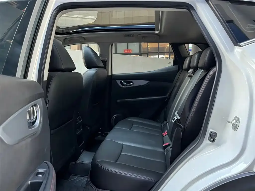 Nissan Qashqai 2022 из CN, фото 2