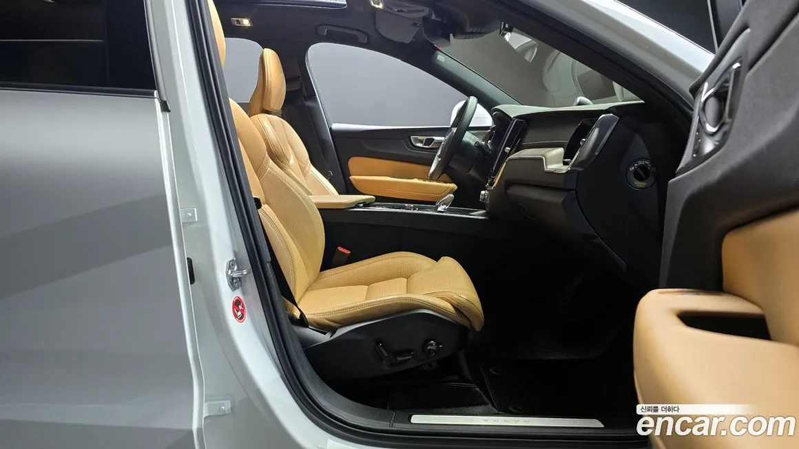 Volvo XC60 2021 из KR, фото 5