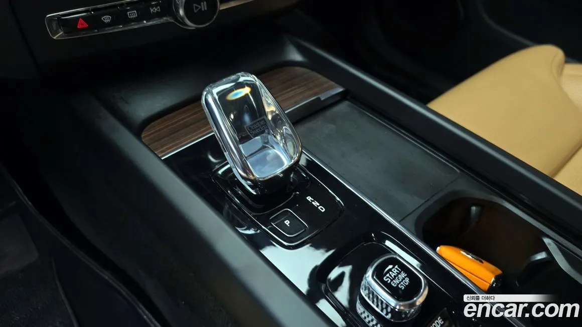 Volvo XC60 2021 из KR, фото 2