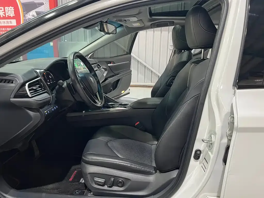 Toyota Camry 2022 из CN, фото 4