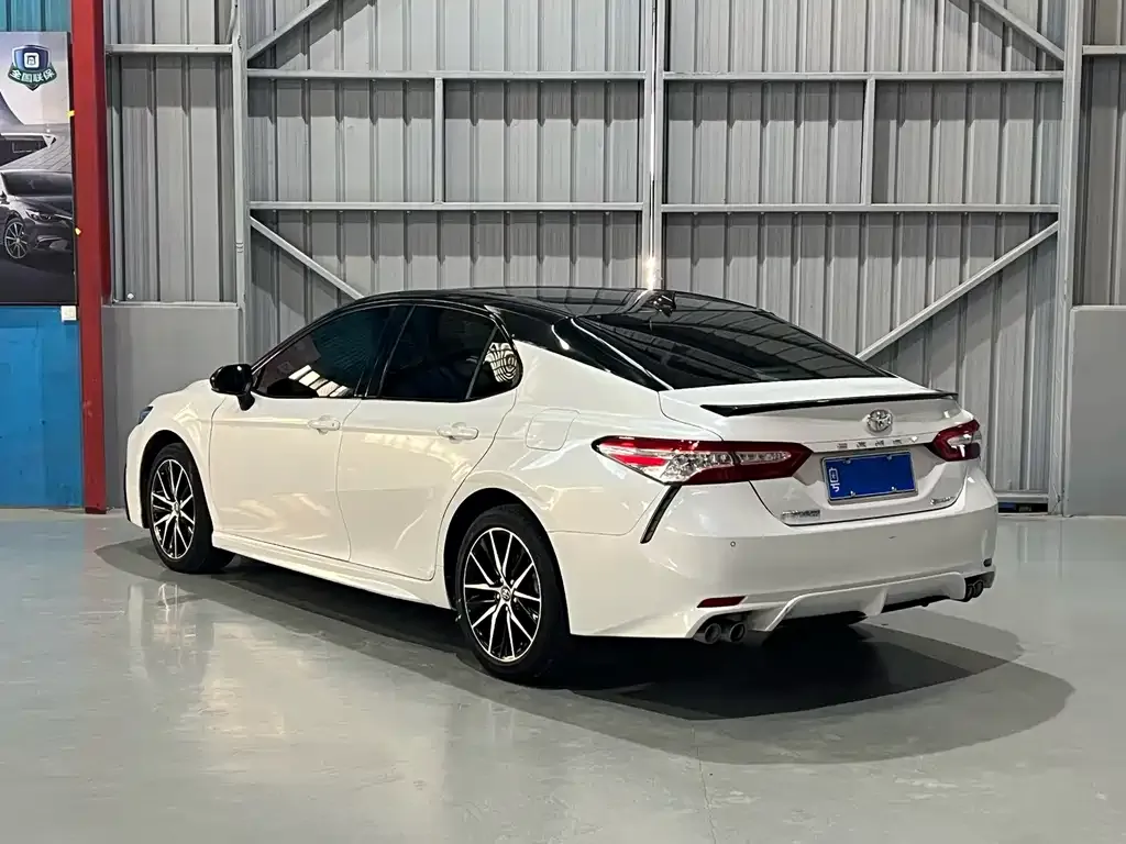 Toyota Camry 2022 из CN, фото 8